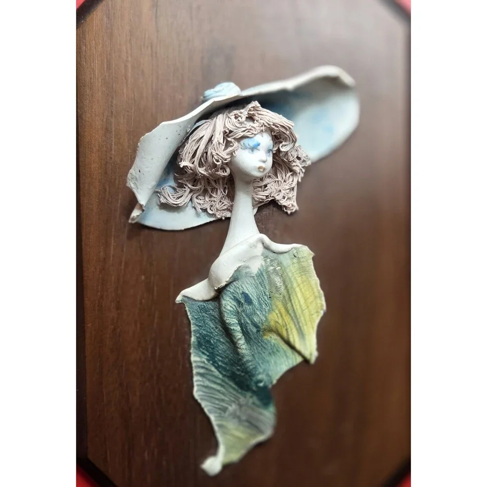 Vtg Emilio Tezza Lo Scricciolo Porcelain Wall Plaque Lady~Italy #301